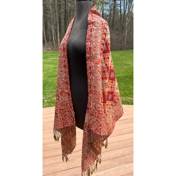 Vtg Wrap Shawl 1980’s Shades Of Orange With Silver Thread Paisley & Geometric - Picture 2 of 10